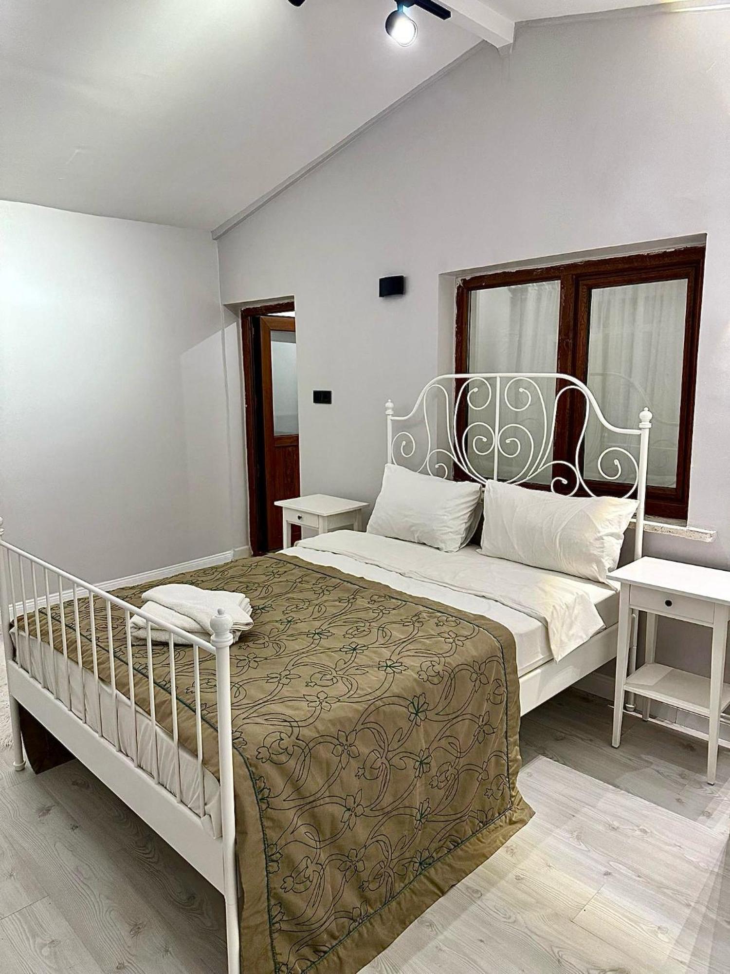 Ortakoey Tiny One Hotel Istanbul Exterior photo