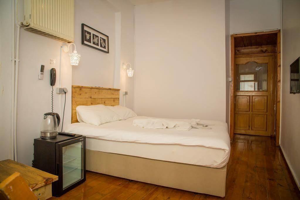 Ortakoey Tiny One Hotel Istanbul Exterior photo